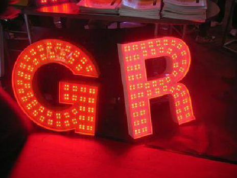 镇宁LED发光字常见的安装误区。